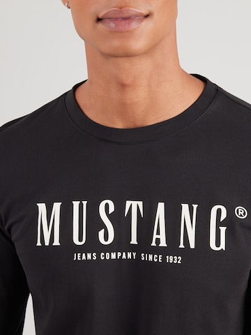 Tricou 'Asheville' de la MUSTANG pe negru