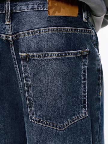 Pull&Bear Baggy Jeans in Blauw