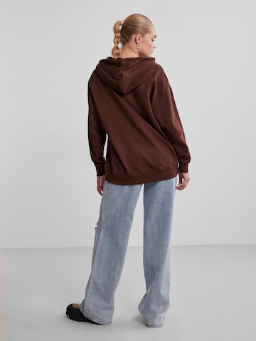 PIECES Sweatshirt 'Chilli' in Brown