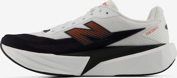 Chaussure de course 'FuelCell Rebel v5' new balance en blanc : devant