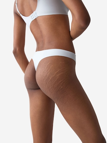 TRIUMPH String ' Red Label Smart Invisible ' in Grau