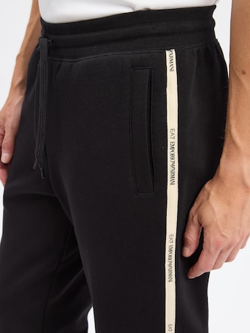 EA7 Emporio Armani Regular Broek in Zwart
