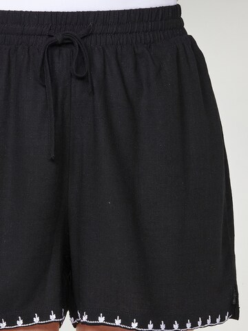 Loosefit Pantaloni di KOROSHI in nero