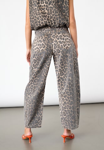 Barrel Jeans 'FIORA' di SISTERS POINT in marrone