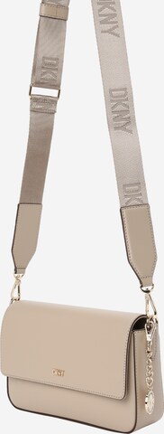 DKNY Skuldertaske 'Bryant' i beige