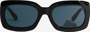 Lipsy Sunglasses in Black: front