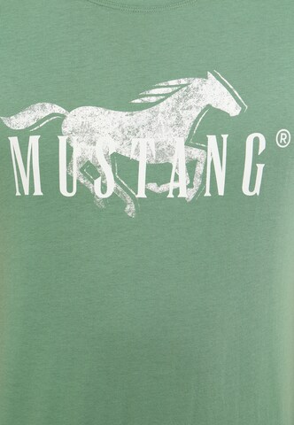 MUSTANG Μπλουζάκι 'Austin' σε πράσινο