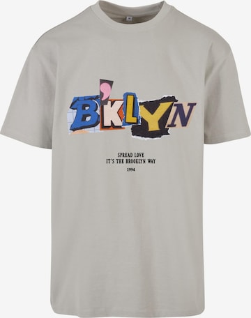 MT Upscale T-shirt 'Brklyn' i grå: framsida