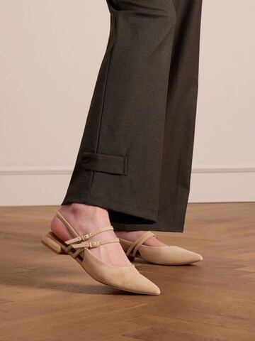 Escarpins à bride arrière MANFIELD en beige