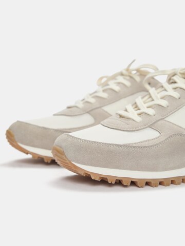 Sneaker bassa di Pull&Bear in beige
