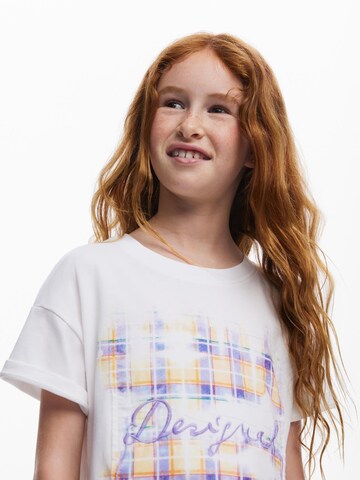 Tricou de la Desigual pe alb