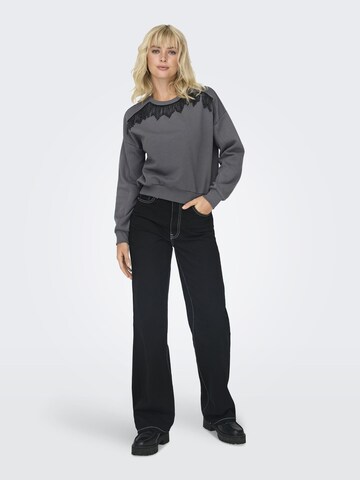 ONLY Sweatshirt 'SOFIE' in Grijs