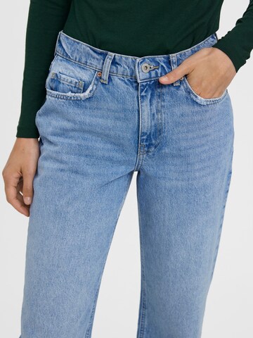 VERO MODA Regular Jeans 'Sky' in Blauw