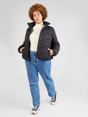 Vero Moda Curve Prehodna jakna 'LIGA' | črna barva