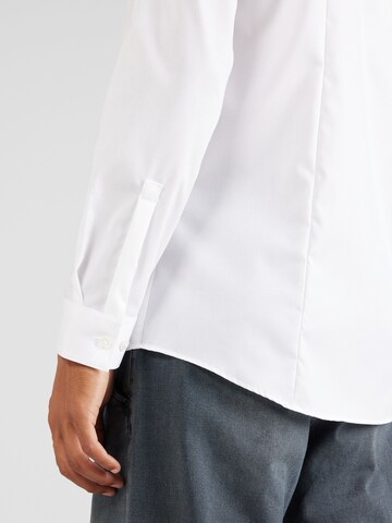 Coupe regular Chemise minimum en blanc