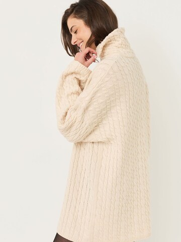 Tamaris Knitted dress in Beige