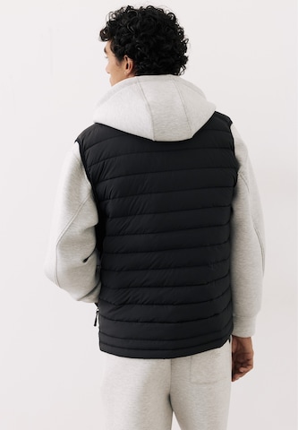 Pull&Bear Weste in Schwarz