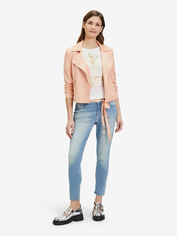 Cartoon Blazer-Jacke mit offenem Saum in Pink