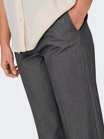 ONLY Wide leg Pleated Pants 'KAYLE-ORLEEN' in Grey