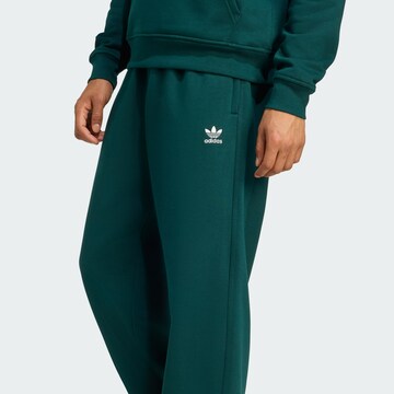 Loosefit Pantaloni 'Trefoil Essentials' di ADIDAS ORIGINALS in verde