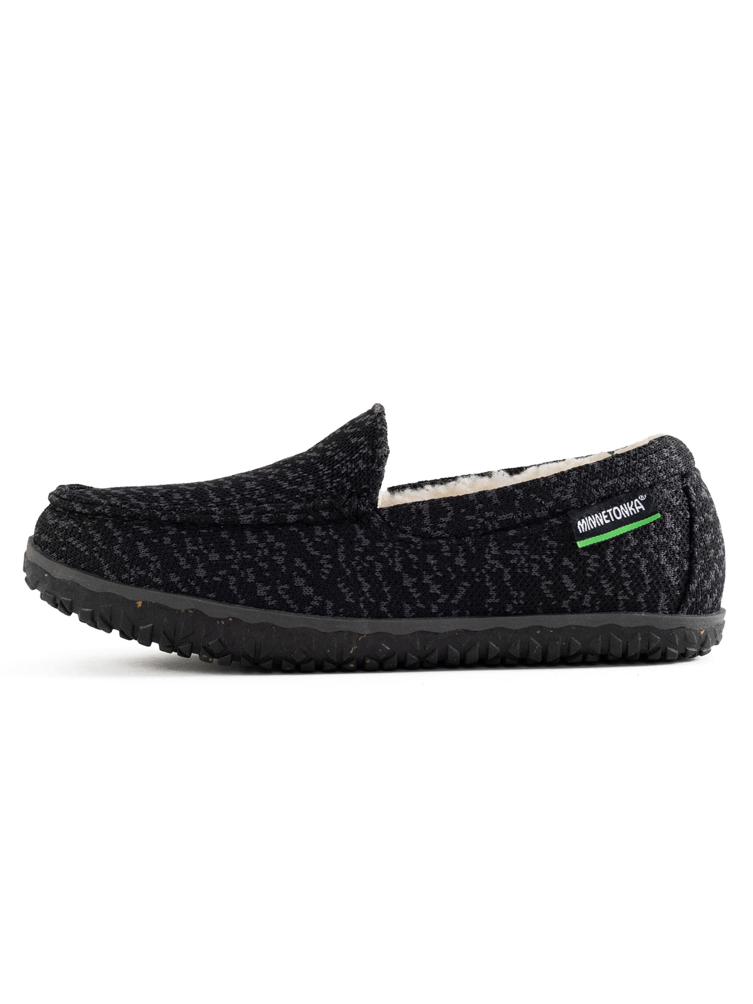 Minnetonka Mokkasiina värissä musta: etupuoli