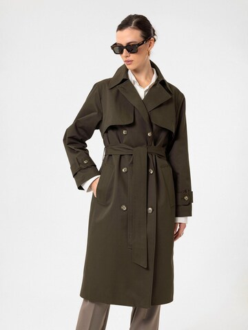 Antioch Between-seasons coat 'Sullivan' in Green: front