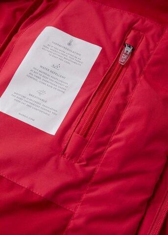Manteau d’hiver MANGO en rouge