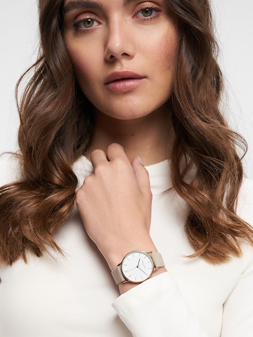 Tamaris Uhr in Beige: Vorderseite