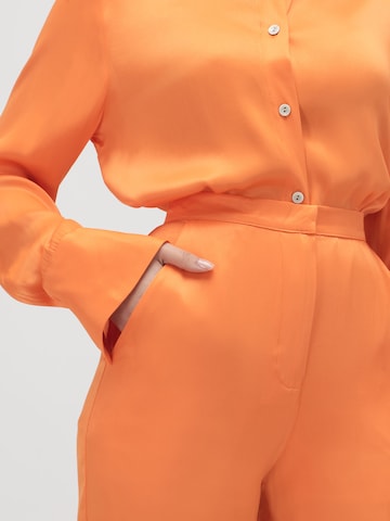 ABOUT YOU x VIAM Studio Loosefit Hose 'ELVIS' in Orange