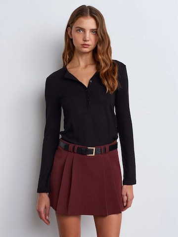 Dilvin Shirt in Black: front