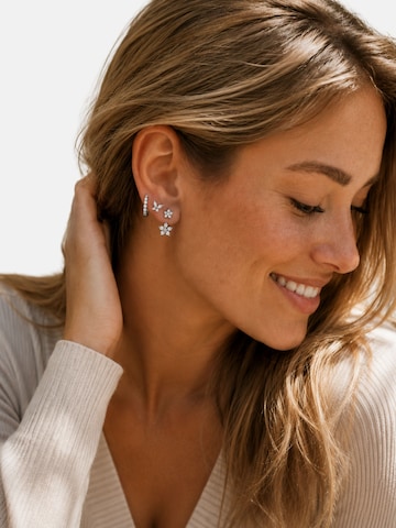 Boucles d'oreilles GOOD.designs en argent : devant