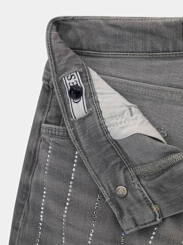 GUESS Wide leg Jeans in Grey