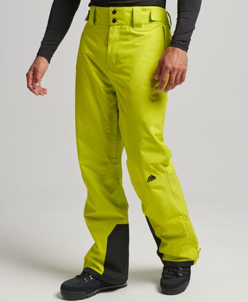 Regular Pantalon de sport 'Snow Ultra' Superdry Snow en jaune : devant