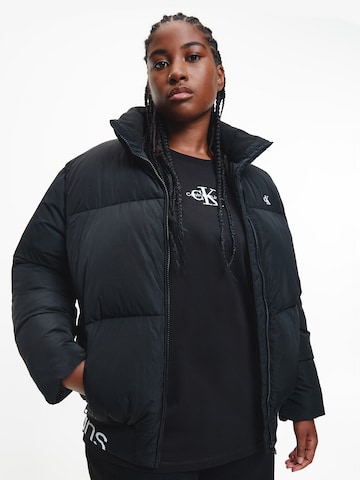 Veste mi-saison Calvin Klein Jeans Curve en noir : devant