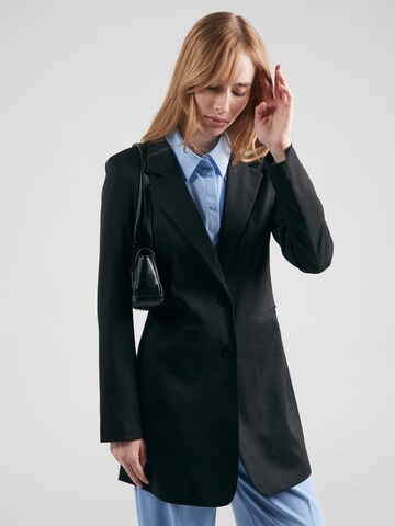 Blazer 'SAGA' di VILA in nero: frontale