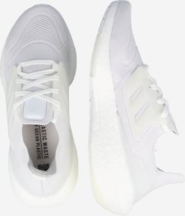 Scarpa da corsa 'Ultraboost 22' di ADIDAS SPORTSWEAR in bianco