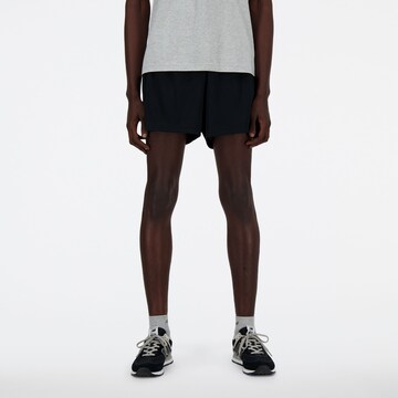 Regular Pantaloni 'Essentials' de la new balance pe negru: față