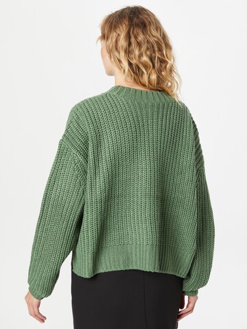 Urban Classics Sweater in Green