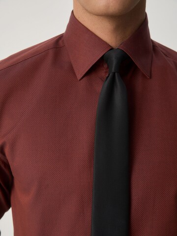 Next Regular Fit Hemd mit Krawatte in Braun