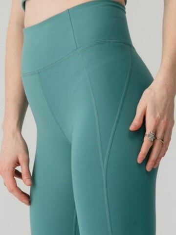 Skinny Pantalon ' COMPressive ' Girlfriend Collective en vert