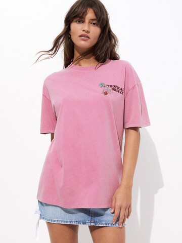 Pull&Bear T-Shirt in Pink