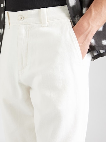 Loosefit Pantalon chino Abercrombie & Fitch en blanc