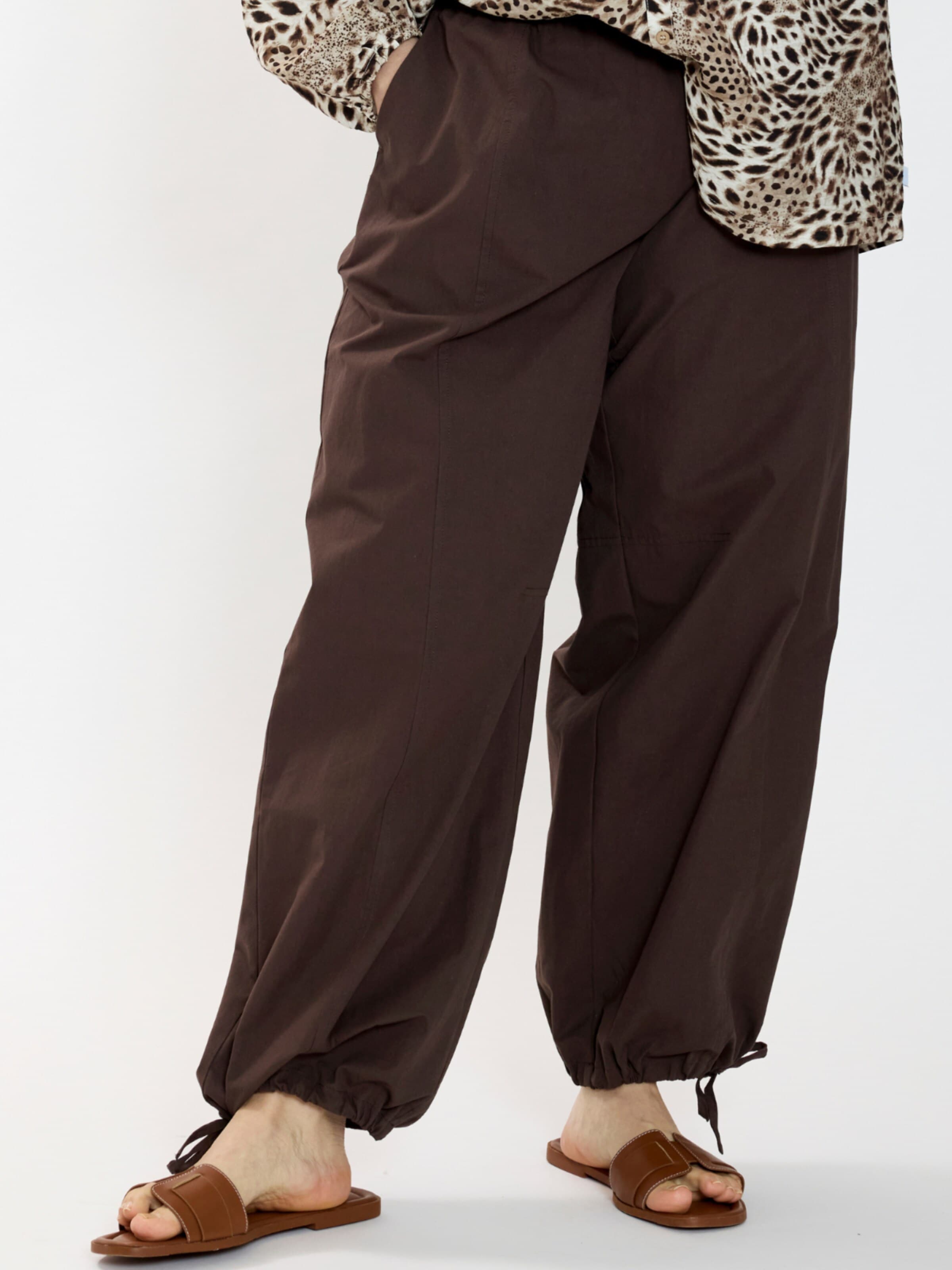Zhenzi Loose fit Pants 'Manda 1638' in Brown: front