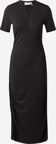 Rochie 'Crease' de la WEEKDAY pe negru: față