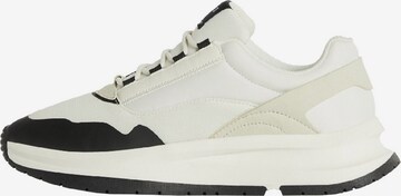 Bershka Sneaker in Weiß