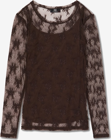 Le Temps Des Cerises Shirt in Bruin: voorkant