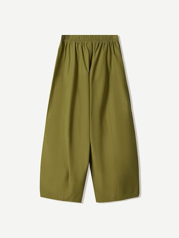 Bershka Baggy Trousers in Green