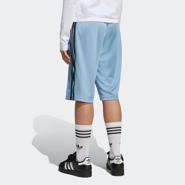 ADIDAS ORIGINALS Loosefit Shorts in Blau