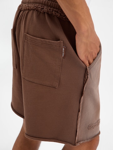 Another Cotton Lab Regular Shorts 'Another Vintage' in Grün