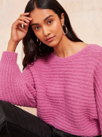 Friends Like These Pullover in Pink